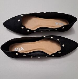 Mia Cecillia Black  Ballet Flats With Embellishments  Size 8.5